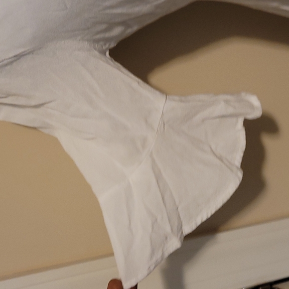 Beautiful flowy mini dress! - Picture 3 of 12